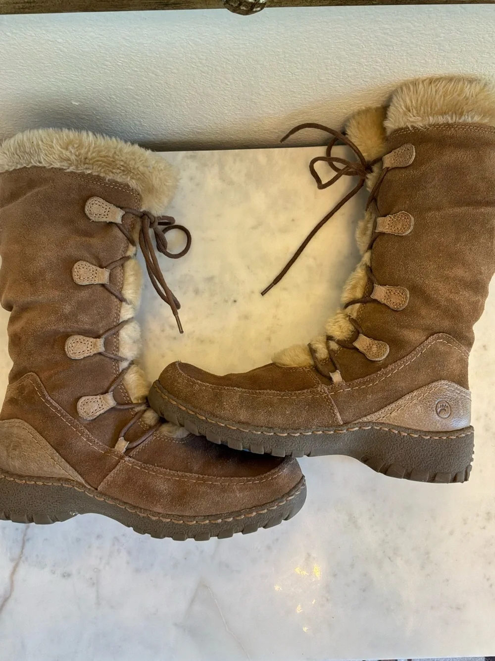 Women's Baretraps Suede Lace-Up Fur Trim Winter Boots Size8